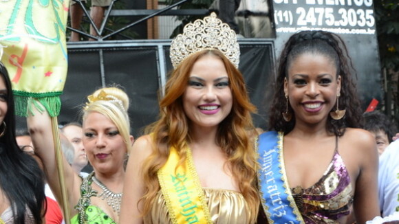 Carnaval: Ellen Rocche recebe coroa de rainha de bloco de rua em São Paulo