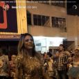 Lexa cai no samba em ensaio de rua da Vila Isabel