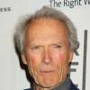 Clint Eastwood salva vida de homem engasgado com queijo