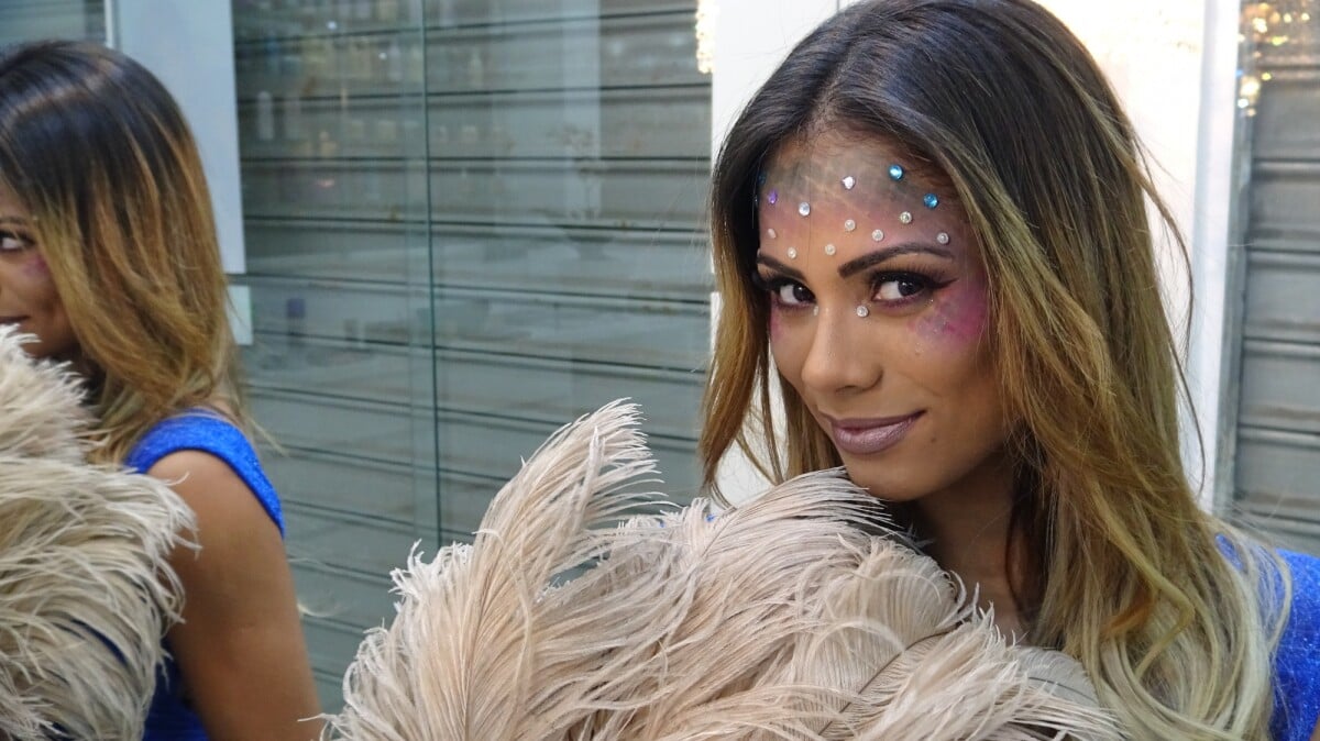 Vídeo: cantora Lexa, musa da Vila Isabel, ensina duas maquiagens de Carnaval  - Purepeople