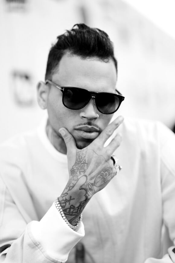 Chris Brown sempre está envolvido em polêmicas. Em 2016, ele foi acusado de ameaçar uma funcionária e agredir um empresário