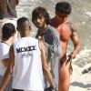 Chay Suede gravou cenas de 'Novo Mundo' em uma praia carioca nesta quarta-feira, 22 de fevereiro de 2017
