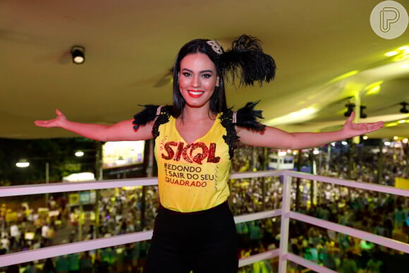 Sem a namorada, Ana Carolina, Leticia Lima curte show de Preta Gil no trio elétrico, no Carnaval em Salvador, Bahia, na noite desta quinta-feira, 23 de fevereiro de 2017