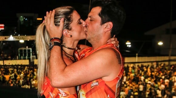 Carnaval: Mirella Santos troca beijos com o marido, Ceará, em Salvador. Fotos!