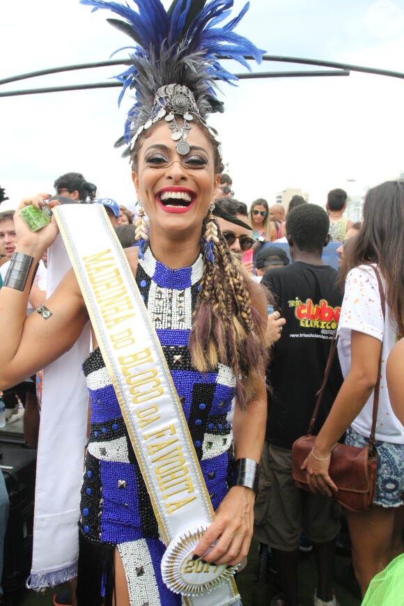 Famosas como Bruna Marquezine, Isis Valverde, Juliana Paes e mais curtiram o Bloco da Favorita neste sábado, 25 de fevereiro de 2017