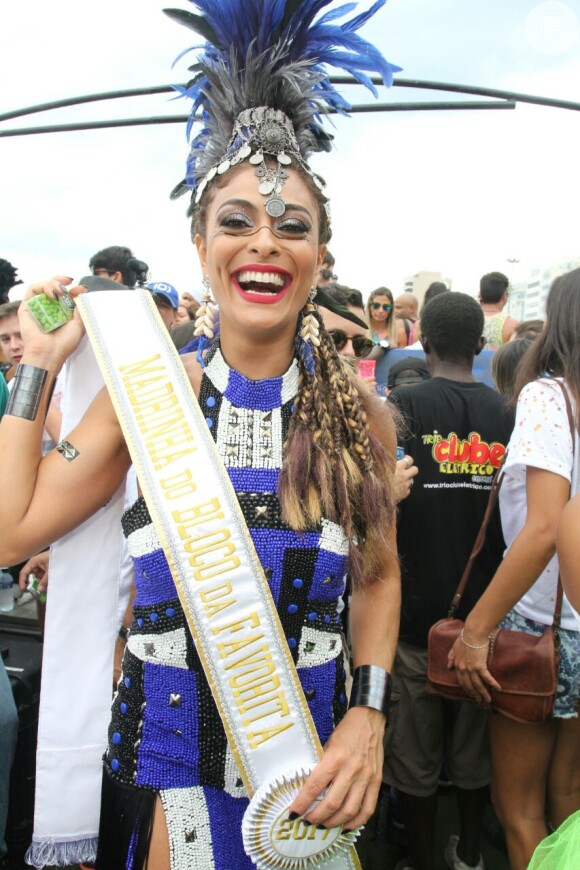 Famosas como Bruna Marquezine, Isis Valverde, Juliana Paes e mais curtiram o Bloco da Favorita neste sábado, 25 de fevereiro de 2017