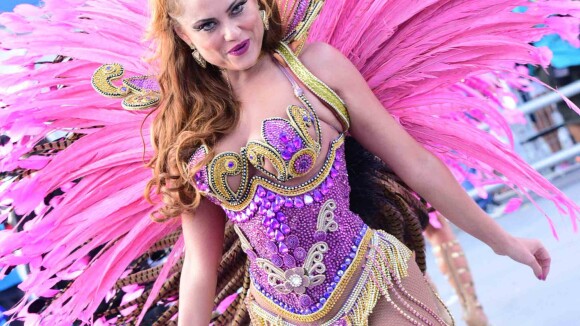 Carnaval: Ellen Rocche, mais magra, desfila pela Rosas de Ouro. 'Sou o docinho'