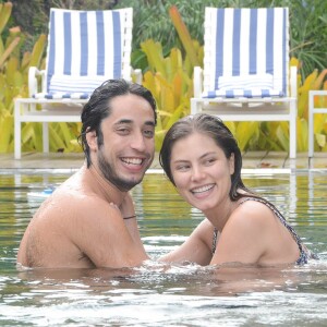Bruna Hamú posou com o namorado, Diego Moregola, neste domingo, 26 de fevereiro de 2017