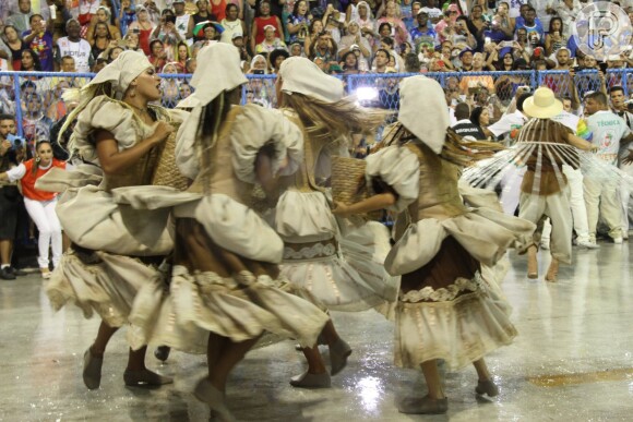 Ivete Sangalo vem na comissão de frente da Grande Rio e brilha na Sapucaí na madrugada desta segunda-feira, dia 27 de fevereiro de 2017