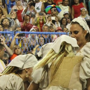 Ivete Sangalo vem na comissão de frente da Grande Rio e brilha na Sapucaí na madrugada desta segunda-feira, dia 27 de fevereiro de 2017