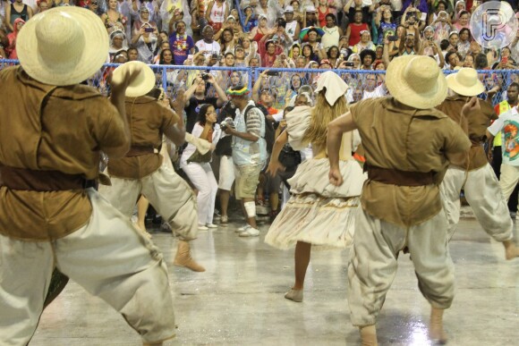 Ivete Sangalo vem na comissão de frente da Grande Rio e brilha na Sapucaí na madrugada desta segunda-feira, dia 27 de fevereiro de 2017