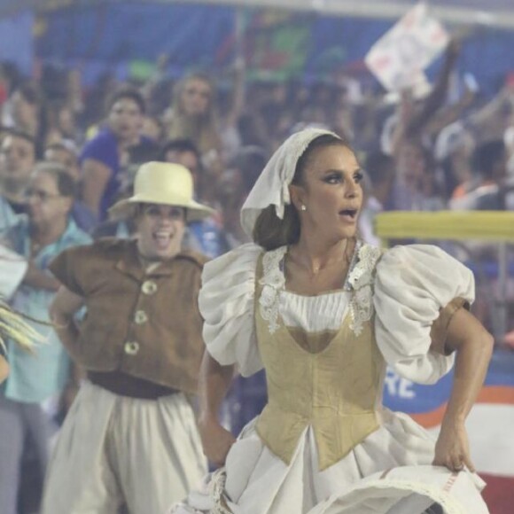 Ivete Sangalo vem na comissão de frente da Grande Rio e brilha na Sapucaí na madrugada desta segunda-feira, dia 27 de fevereiro de 2017