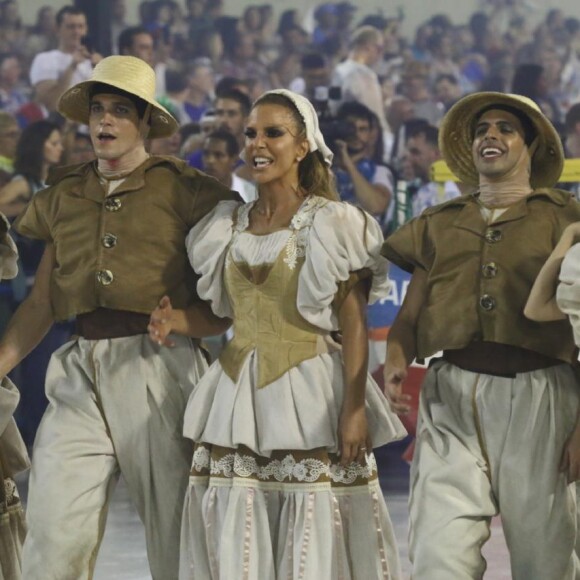 Ivete Sangalo vem na comissão de frente da Grande Rio e brilha na Sapucaí na madrugada desta segunda-feira, dia 27 de fevereiro de 2017