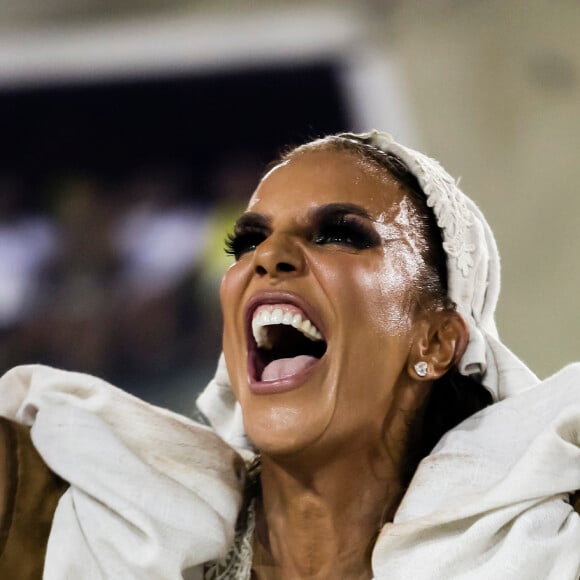 Quem segura Ivete Sangalo na Avenida?