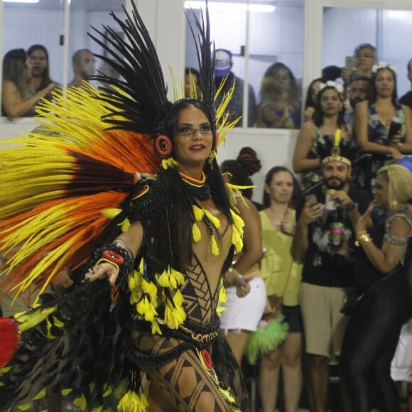 Luiza Brunet voltou ao Carnaval e brilhou como um dos destaques da Imperatriz Leopoldinense