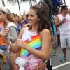 Bruna Marquezine se divertiu com Juliana Paes no bloco, que circulou por Copabacana, Zona Sul do Rio de Janeiro, no último sábado, 25 de fevereiro de 2017