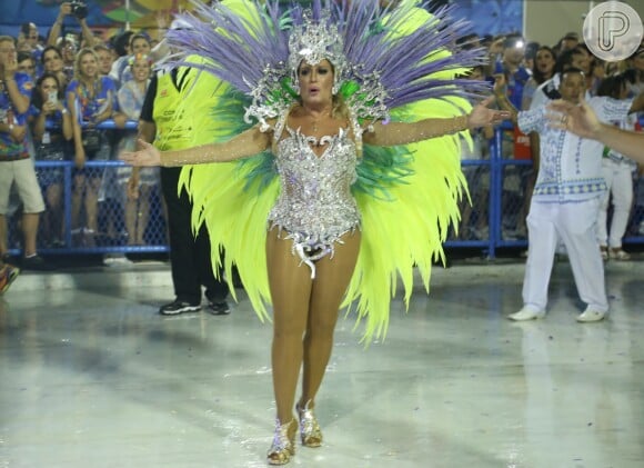 Susana Vieira mostrou boa forma no desfile de carnaval da Grande Rio