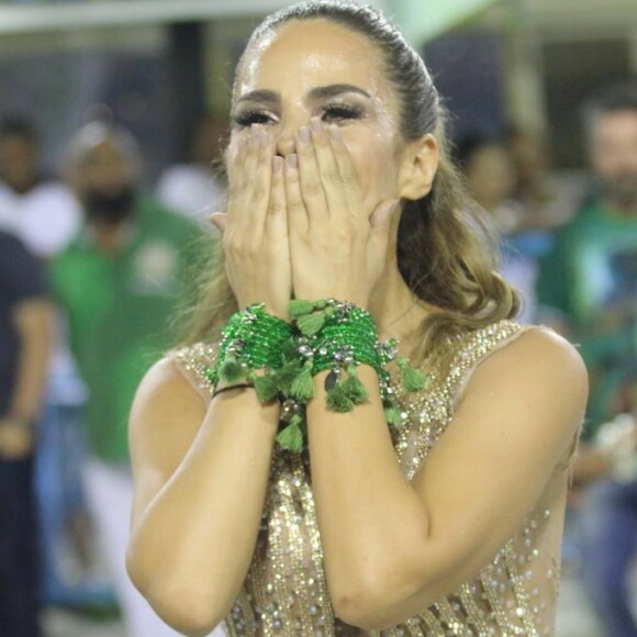 'Ele fica tranquilo porque sabe que tenho vergonha de certas coisas', contou a popstar sobre o marido