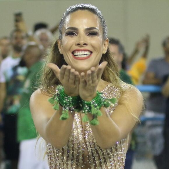 'Pedi para as penas virem um pouco mais para baixo. Fiquei preocupada com o bumbum', revelou Wanessa no 'Mais Você', da TV Globo