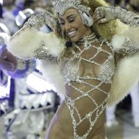 Rainhas de bateria usam looks ousados no Carnaval 2017. Veja fotos!