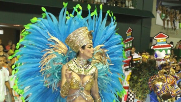 Luciana Gimenez tem a companhia do filho, Lucas Jagger, no Carnaval do Rio, em 27 de fevereiro de 2017. Vídeo!