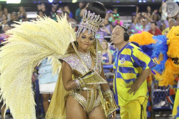 Juliana Alves, rainha de bateria da Unidos da Tijuca, assustou Fátima Bernardes durante narração do desfile, ao derrapar na Avenida na madrugada de terça-feira, 28 de fevereiro de 2017