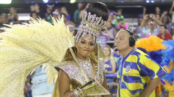 Juliana Alves, rainha da Tijuca, se emociona ao falar de acidente: 'Adversidade'