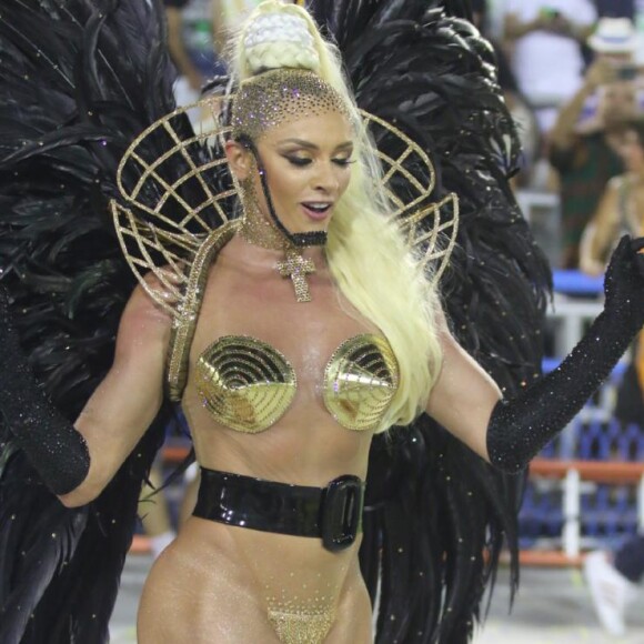 Juju Salimeni veio representando a cantora Madonna com um fantasia que remetia ao look da americana em 'Like a Virgin'