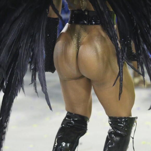 Juju Salimeni mantém a silhueta enxuta com dieta: 'Eu fico sem comer carboidratos'