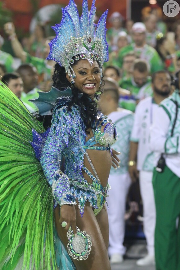 Camila Silva contou o que mais incomoda no look de rainha de bateria da Mocidade neste carnaval: 'Costeiro'