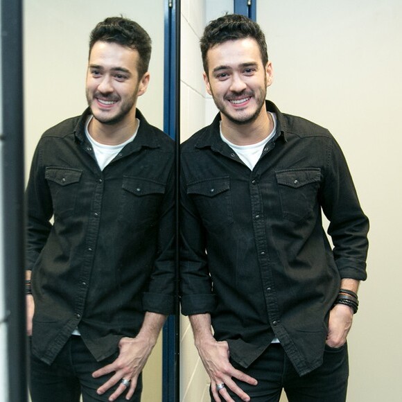 Marcos Veras chamou a atenção pelas investidas em Thaíssa Carvalho no Camarote N1, na Sapucaí