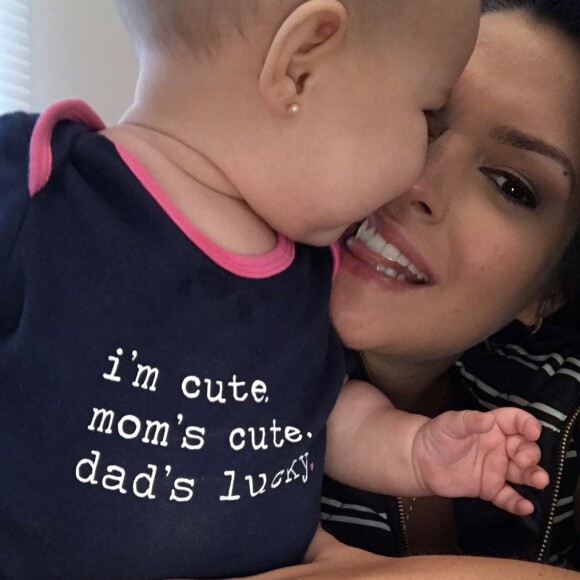 Grávida do segundo filho, Thais Fersoza levou a pequena Melinda para ultrassom