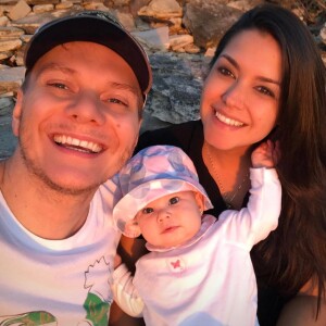 Thais Fersoza e o marido, Michel Teló, curtiram férias com a filha, Melinda, no Caribe