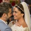 Cesar (Rafael Cardoso) vê Alice (Giovanna Antonelli) se casar com Mario (Bruno Gagliasso) pela TV da cadeia e surta, na novela 'Sol Nascente'