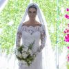 Alice (Giovanna Antonelli) se casa com Mario (Bruno Gagliasso) usando um vestido de mais de 38 metros de tecido, desenvolvido por Sandro Barros, na novela 'Sol Nascente', em 11 de março de 2017