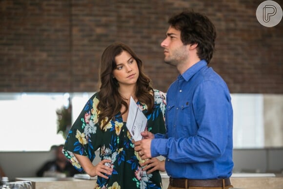 Na novela 'A Lei do Amor', Marina (Alice Wegmann) se arrependerá de dar fora em Tiago (Humberto Carrão) e fará de tudo para reconquistar o empresário