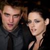 Ex de Robert Pattinson, Kristen Stweart lembrou sua relação com ator e afirmou: 'Eu estava tão confusa'