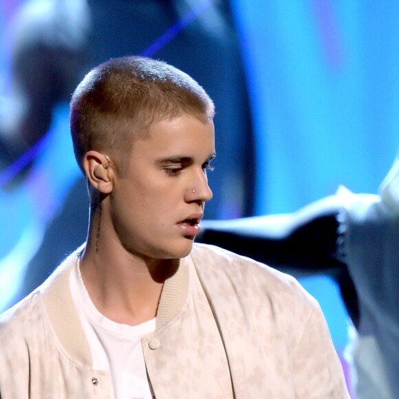 Justin Bieber irá do Rio de Janeiro para São Paulo com um carro blindado e estará acompanhado de seis seguranças de confiança