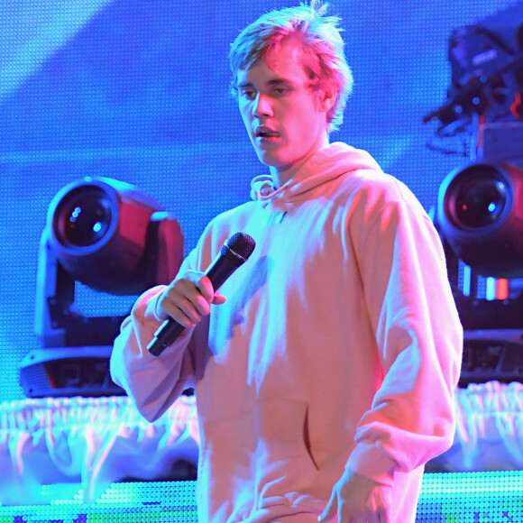 Em São Paulo, agentes de Justin Bieber acham mais fácil alugar uma casa para despistar os paparazzis e admiradores. Além das festas que ele deve fazer por lá. Até agora, nenhuma opção os agradou