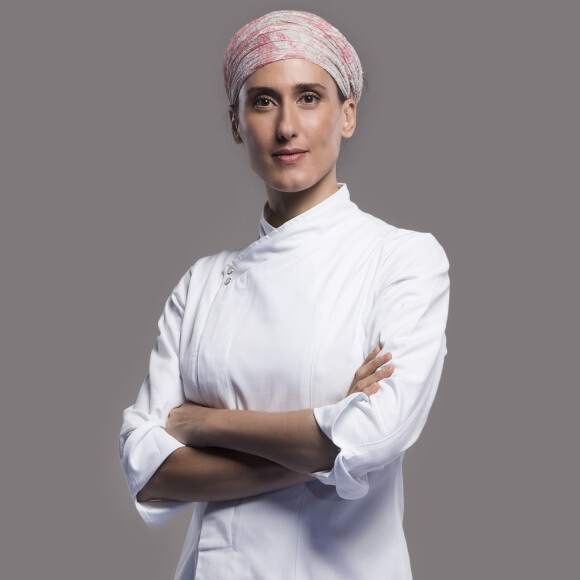 Paola Carosella relembrou sua postura na primeira edição de 'Masterchef': 'Na primeira temporada, eu era muito fresca. Estava longe da cozinha caseira há tempos'