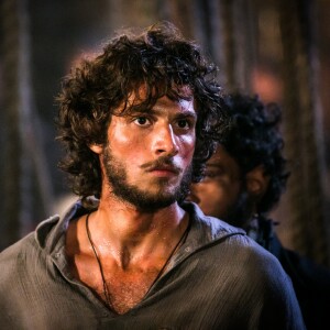 'Vocês tem que bater palma para esse menino aqui! Guerreiro, não precisou de dublê!', elogiou o diretor Vinícius Coimbra