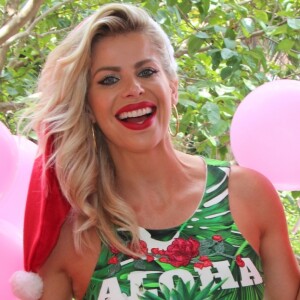 Aos 40 anos, a atriz anunciou sua gravidez independente, feita por fertilização in vitro