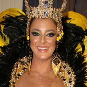 Musa da escola de samba Vila Isabel, Ticiane Pinheiro está sempre compartilhando sua rotina com a filha nas redes sociais