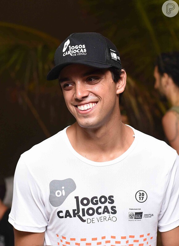 Rodrigo Simas participou de atividades esportivas no evento e na noite de domingo, 12 de março de 2017, curtiu o evento com amigos
