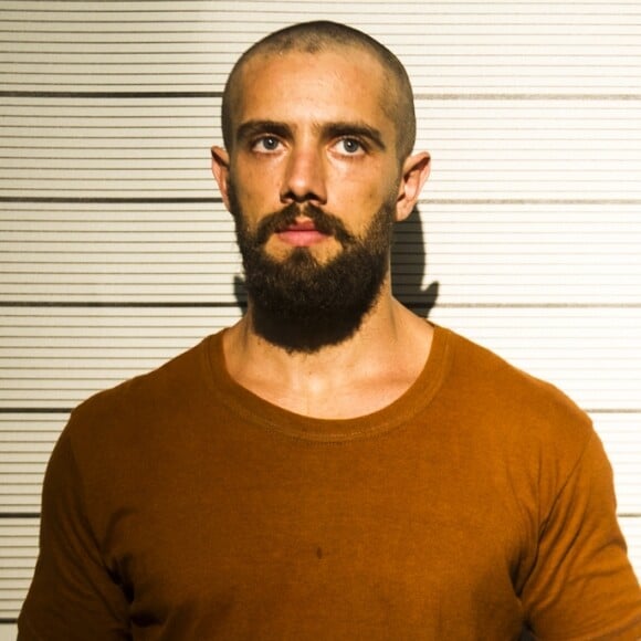 Preso, Cesar (Rafael Cardoso) conta a Alice (Giovanna Antonelli) onde Tanaka (Luis Melo) está e depois, nos capítulos finais, impede a avó de sequestrar Lorenzo, o filho de Alice e Mario (Bruno Gagliasso), na novela 'Sol Nascente'