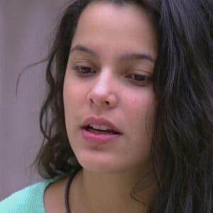 'BBB17': Emilly fica revoltada ao ser chamada de egoísta e manipuladora.  Rômulo aproveitou momento com a sister para avaliar seu comportamento no jogo 