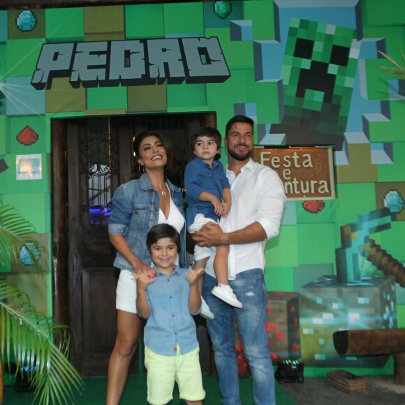 Juliana Paes é mãe de Pedro e Antonio