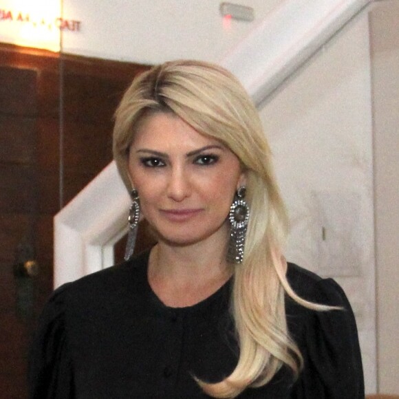 Antonia Fontenelle tem dito que visitas de Jonathan Costa para o filho são rápidas e só tem tempo de postar vídeos em sua rede social