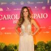 A promoter Carol Sampaio usou um longo off-white com aplicações brilhosas em sua festa de aniversário, que aconteceu no hotel Copacabana Palace, no Rio de Janeiro, neste domingo, 12 de março de 2017