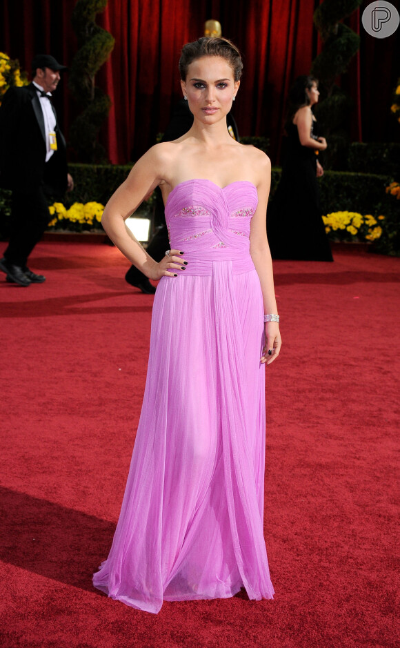 Natalie Portman ficou parecendo uma princesa ao usar este lindo vestido rosa da Rodarte, no Oscar de 2009